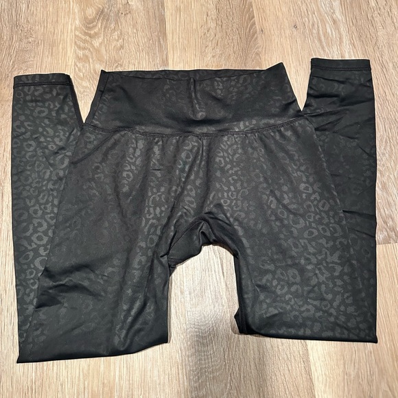 Buffbunny Collection Pants - Black Leopard Print High-Waist Leggings